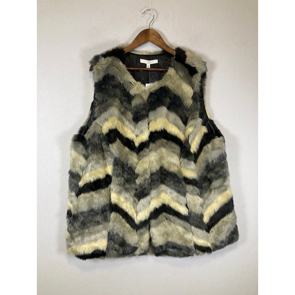 Glam Mob Wife Fever Women 3X Black Gray Chevron NWT Faux Fur V-Neck Lined Vest